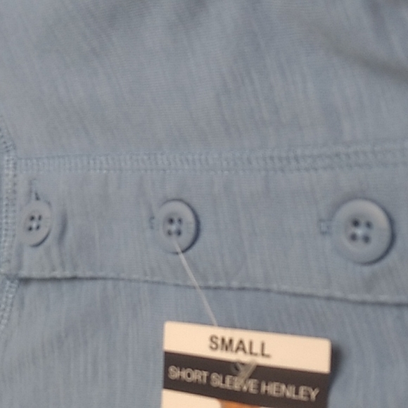 Mens Gap 3 button Henley tshirt in light blue size small - Picture 6 of 6